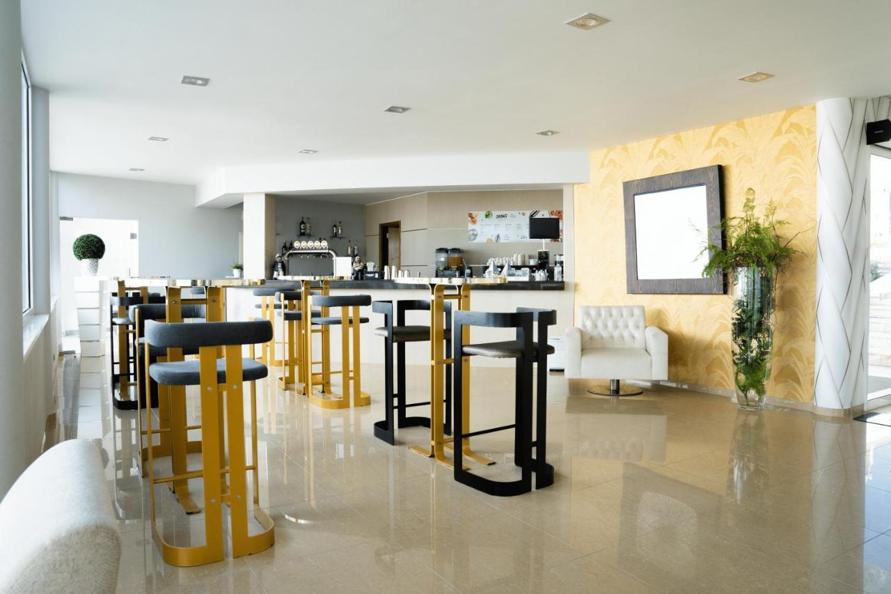 Hotel Cristal Praia Resort & Spa Vieira de Leiria Ngoại thất bức ảnh